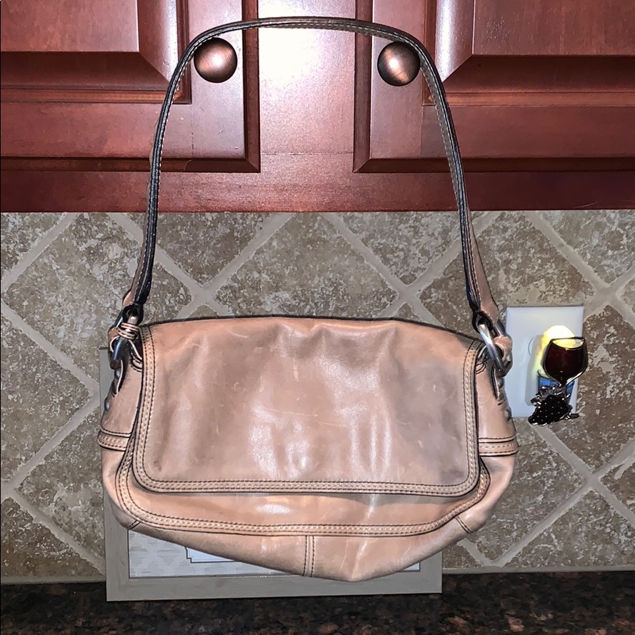 Fossil Bag Clean Leather Is Very Soft Fossil Bag Clean Leather Is Very Soft